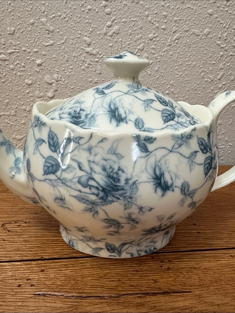 Blue Rose Toile Fine Porcelain Teapot with Lid